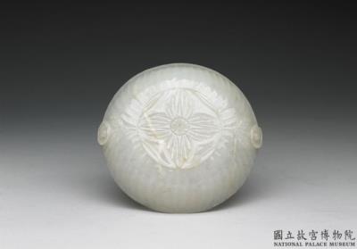 图片[3]-Jade flower-shaped plate with two handles, India-China Archive